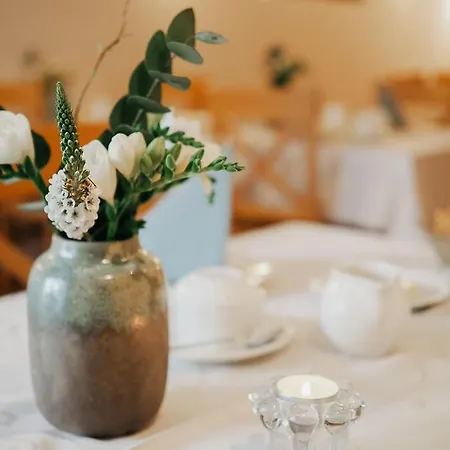 Roudenhaff Bed & Breakfast *